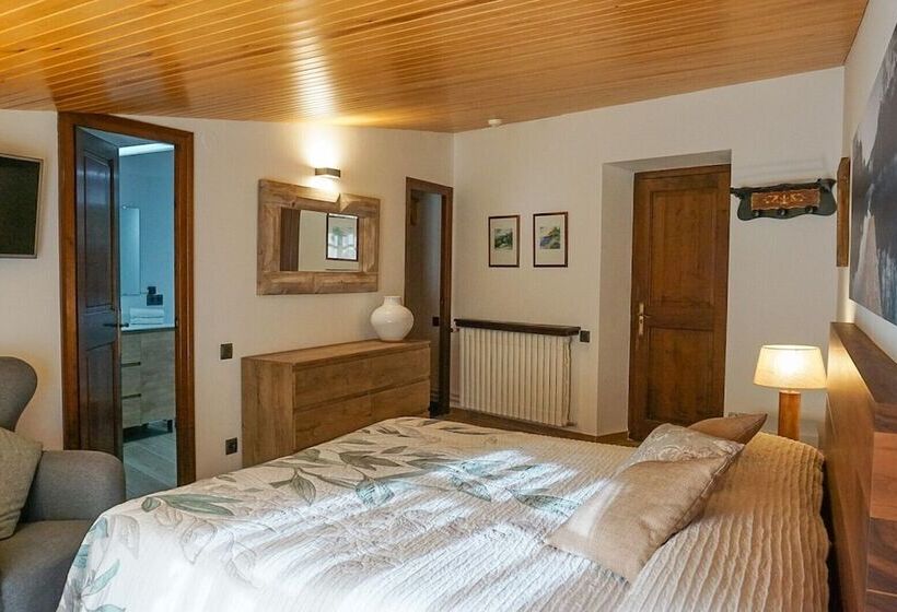 هتل La Sala De Camós