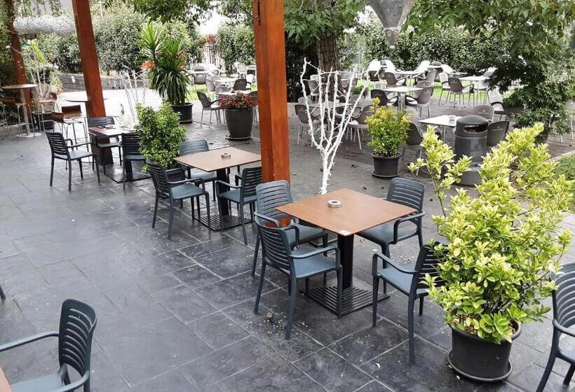 هتل Larramendi Torrea