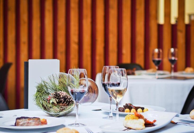 Отель Las Casas De Pandreula