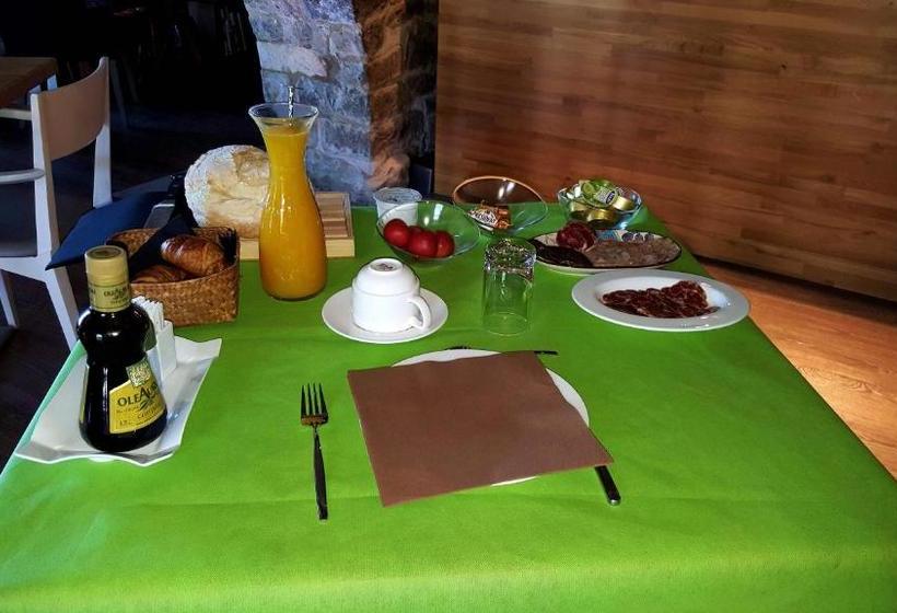 هتل Les Planes Del Grau