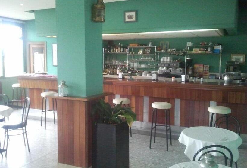 בית מלון כפרי Los Laureles