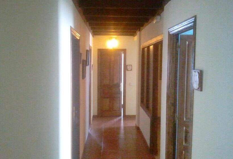 בית מלון כפרי Los Laureles