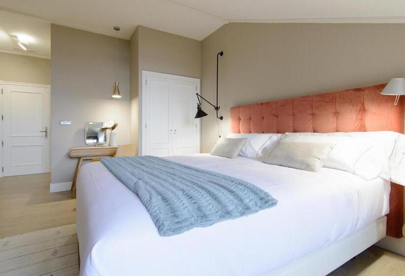 هتل Pazo De Mendoza