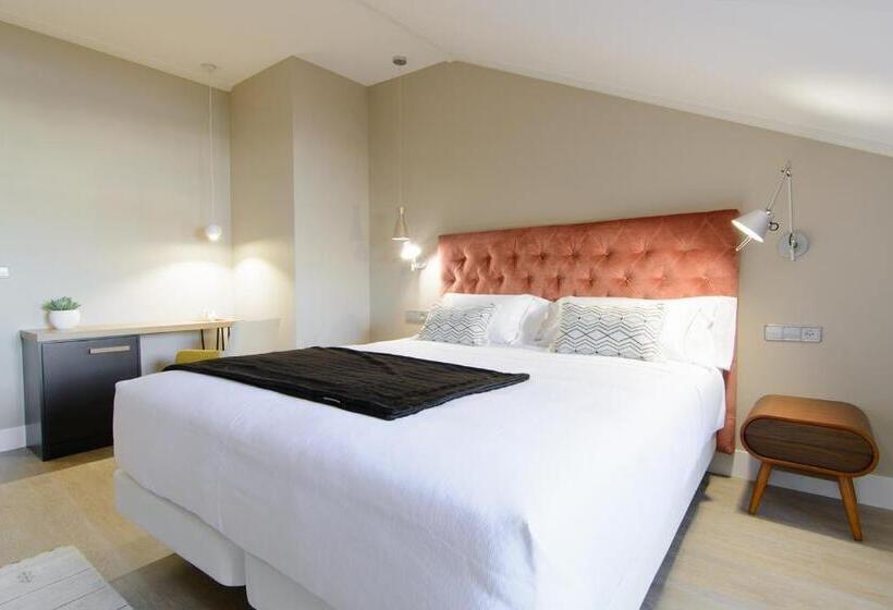 هتل Pazo De Mendoza