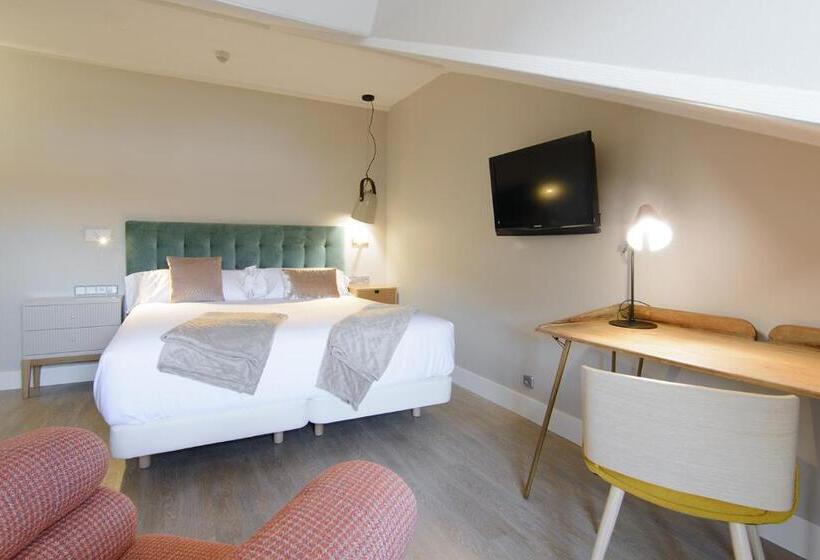 هتل Pazo De Mendoza