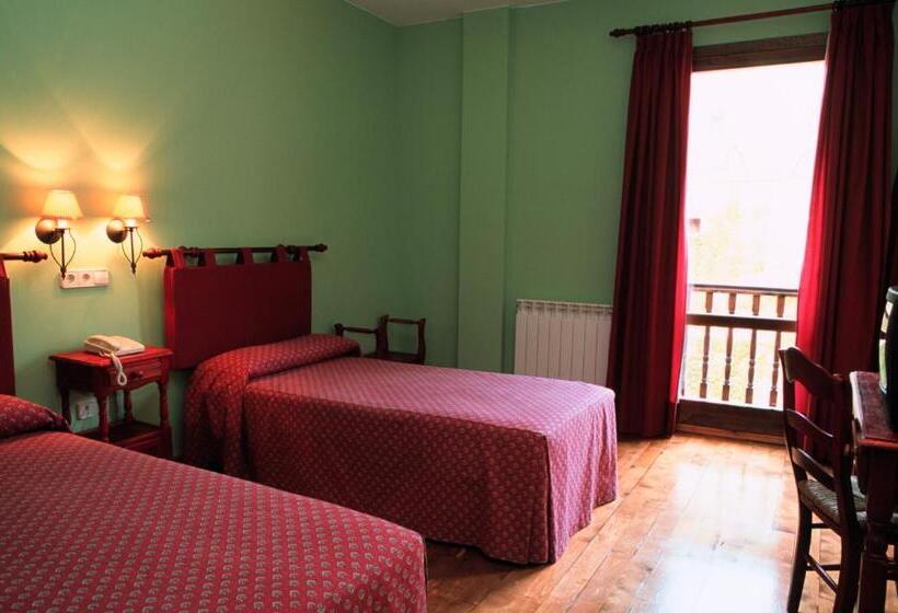 فندق Posada Del Almudí