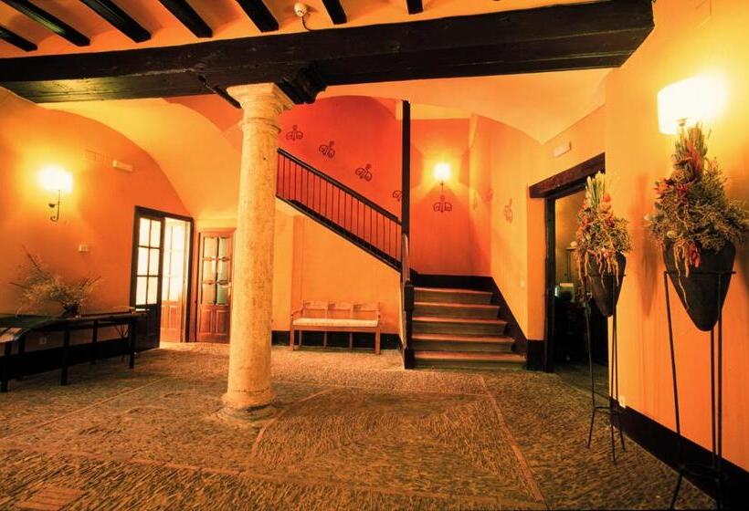 ホテル Posada Del Almudí