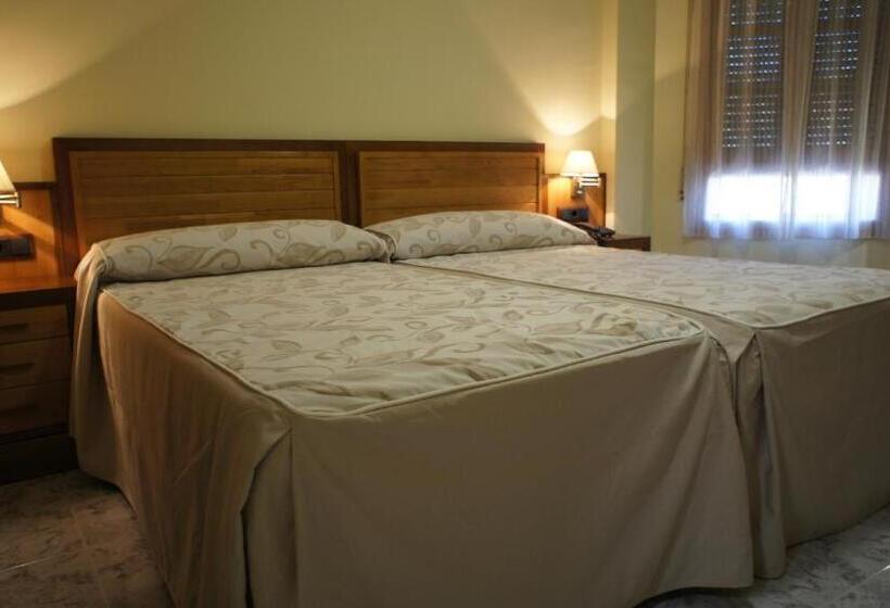 فندق Puente Romano