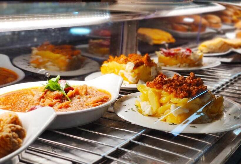 هتل área De Calahorra