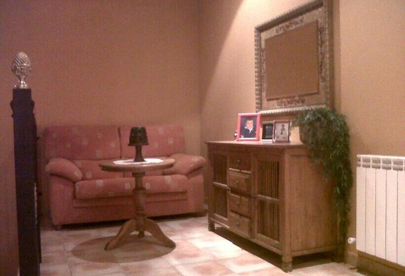 فندق Restaurante El Fornon