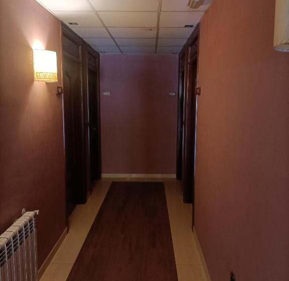 فندق Restaurante Ribera Del Chicu