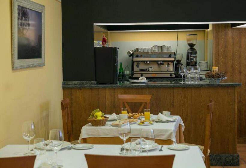 ホテル Rural La Plazuela