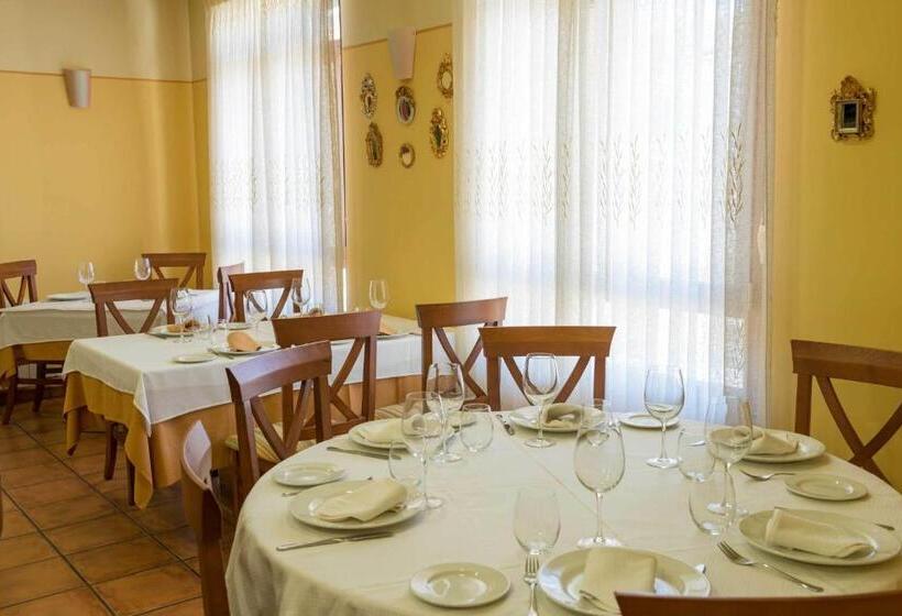 ホテル Rural La Plazuela