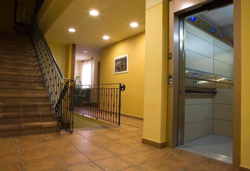 ホテル Rural La Plazuela