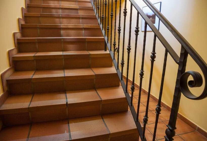 ホテル Rural La Plazuela