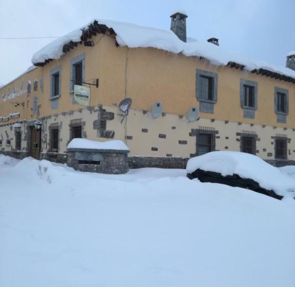 Отель Rural Los Arguellos