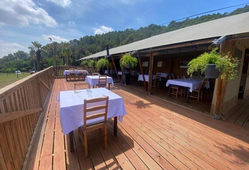 فندق Hostal La Salut De Terrades