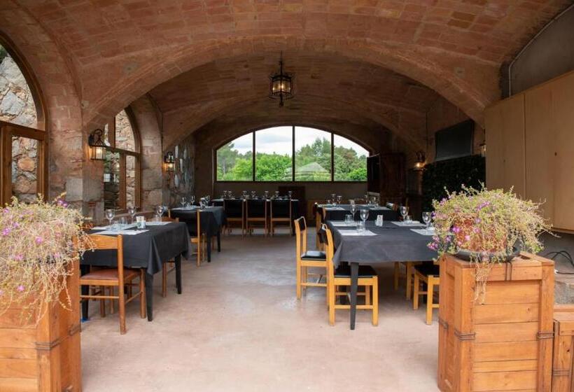 فندق Hostal La Salut De Terrades