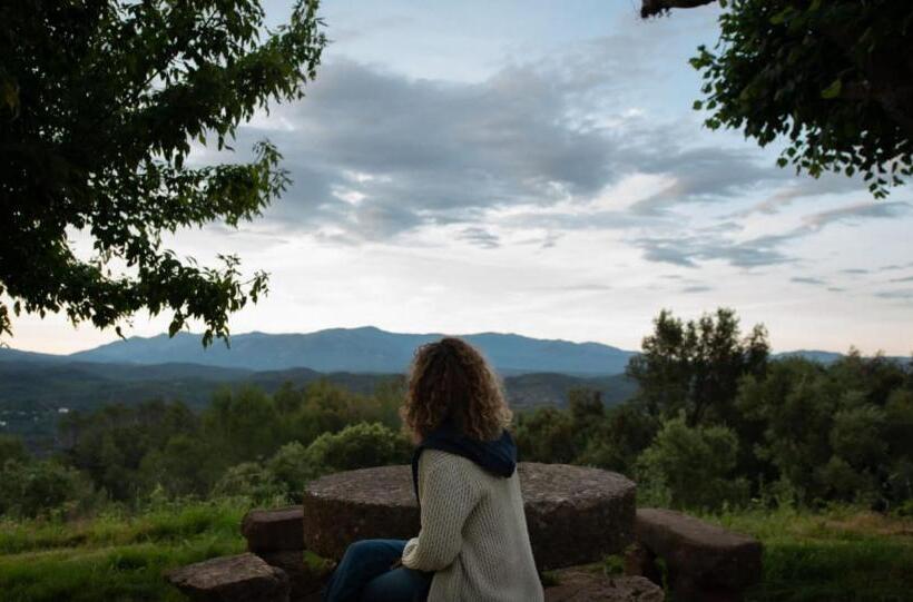 فندق Hostal La Salut De Terrades