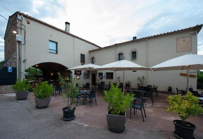 فندق Hostal La Salut De Terrades