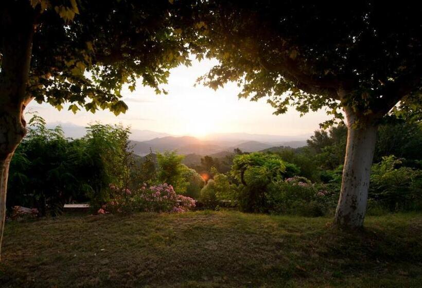 فندق Hostal La Salut De Terrades