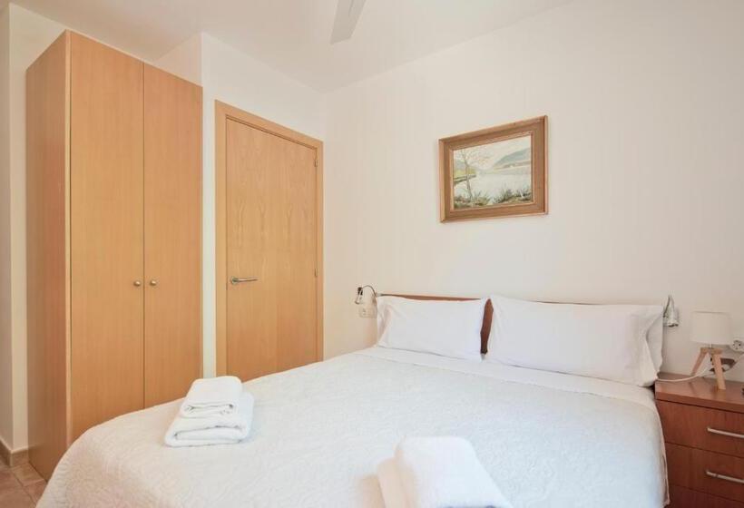 فندق Hostal La Salut De Terrades