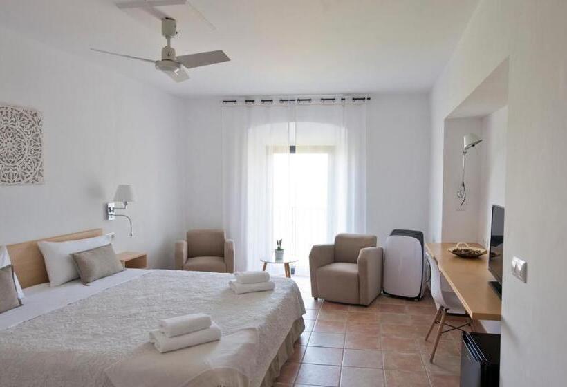 فندق Hostal La Salut De Terrades