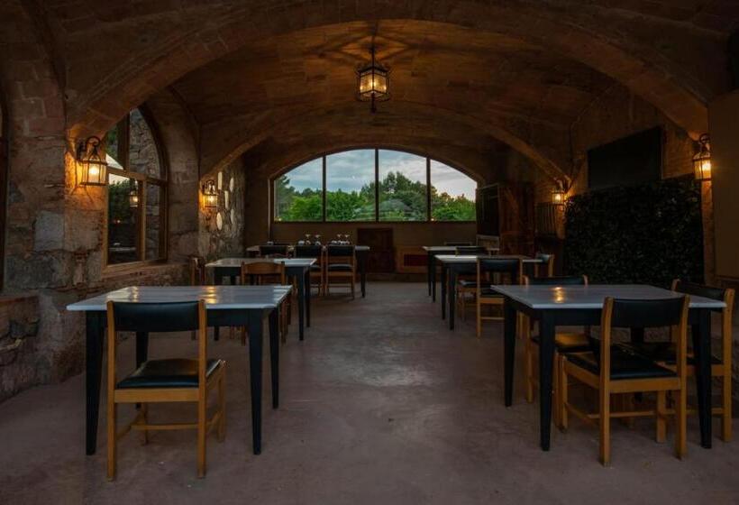 فندق Hostal La Salut De Terrades