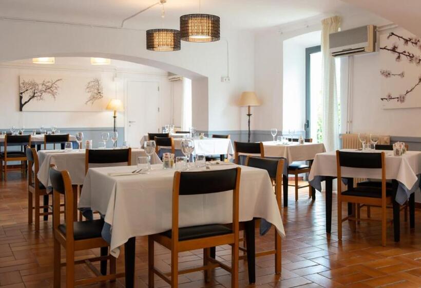 فندق Hostal La Salut De Terrades