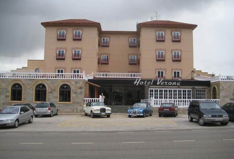 Отель Verona