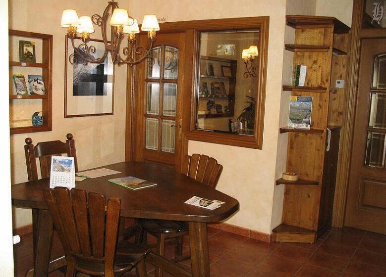 فندق Villa Russell