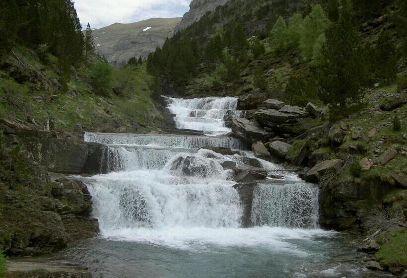 فندق Villa Russell