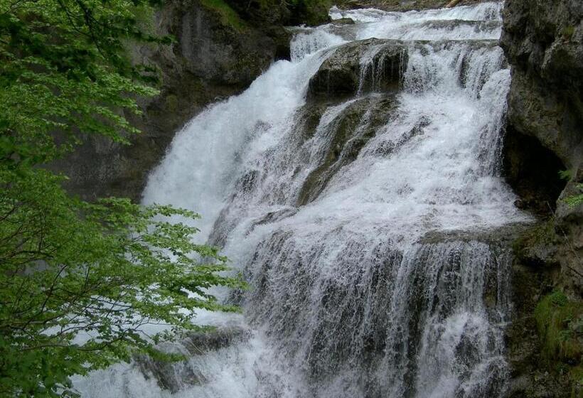 فندق Villa Russell