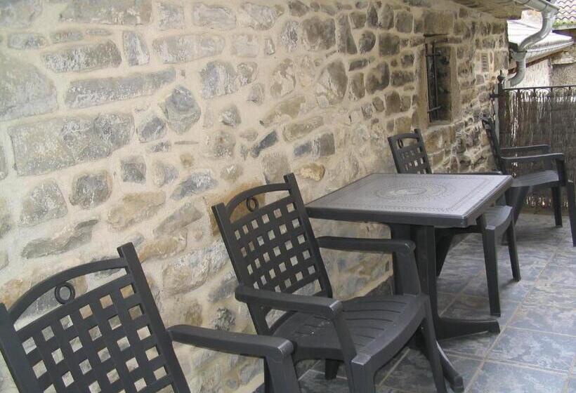 فندق Villa Russell