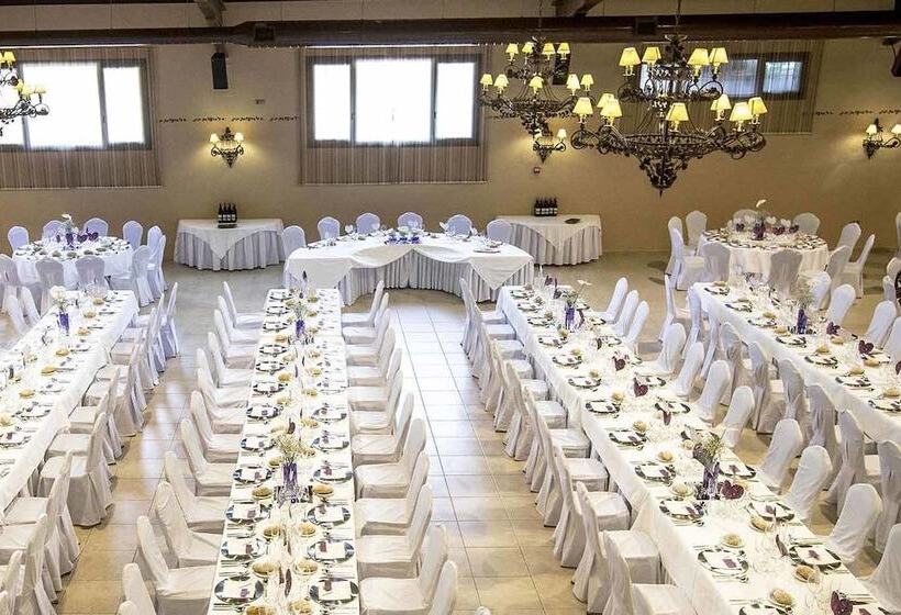 هتل Villa Xarahiz