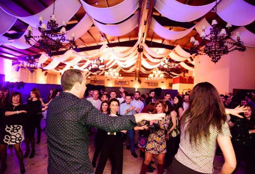 هتل Villa Xarahiz