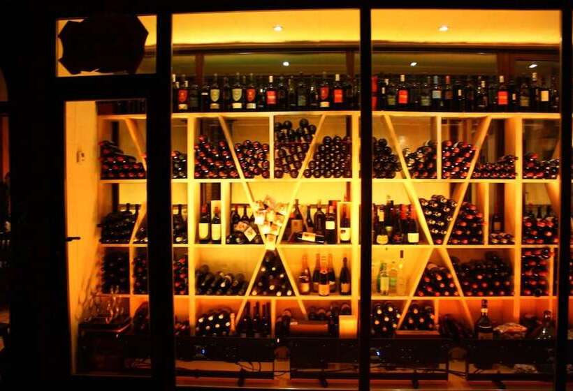 هتل Villa Xarahiz