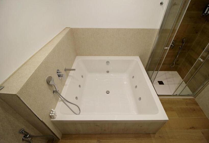 هتل Villa Xarahiz