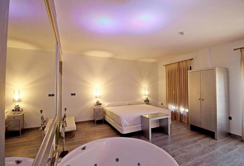 هتل Villa Xarahiz