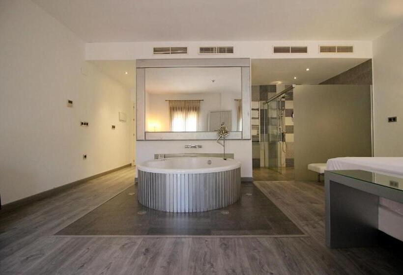 هتل Villa Xarahiz