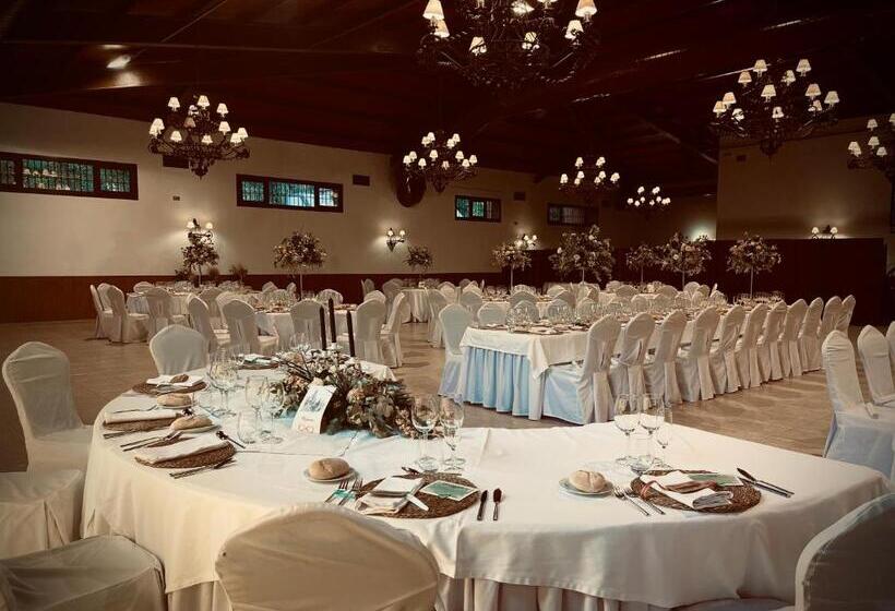 هتل Villa Xarahiz