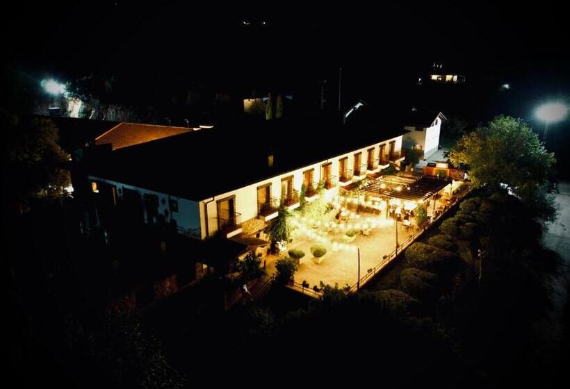 هتل Villa Xarahiz