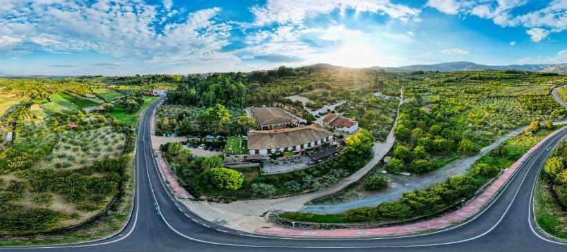 هتل Villa Xarahiz