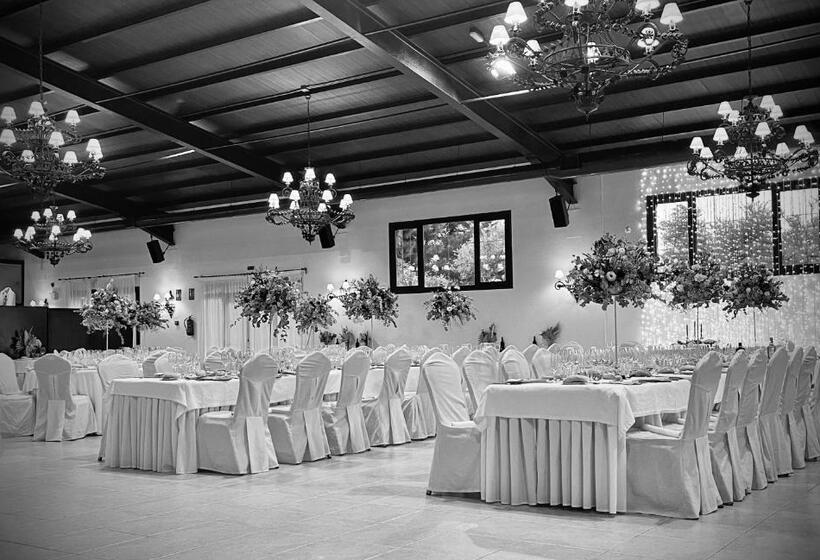 هتل Villa Xarahiz