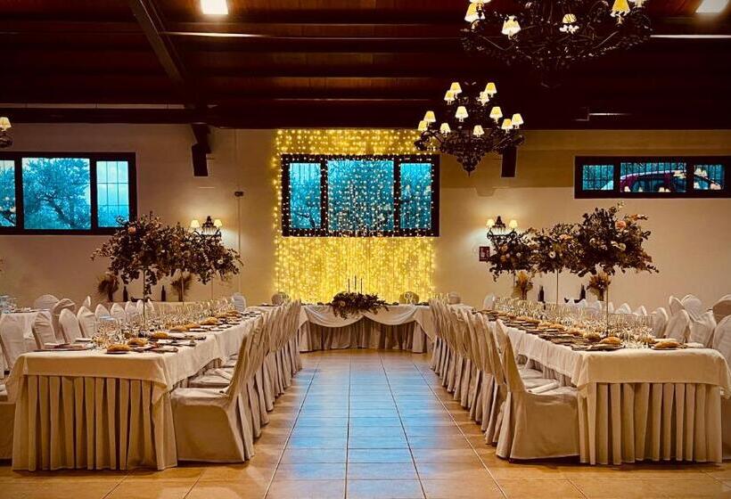 هتل Villa Xarahiz