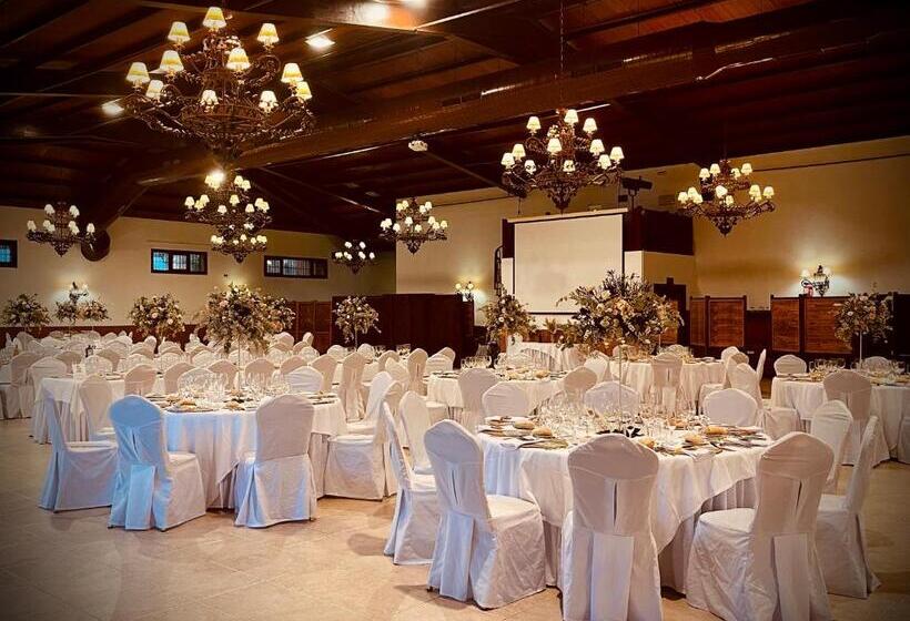 هتل Villa Xarahiz