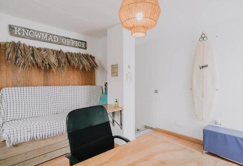 La Cocotera Boutique Hostel & Coworking