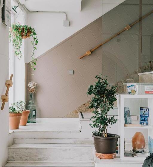 La Cocotera Boutique Hostel & Coworking