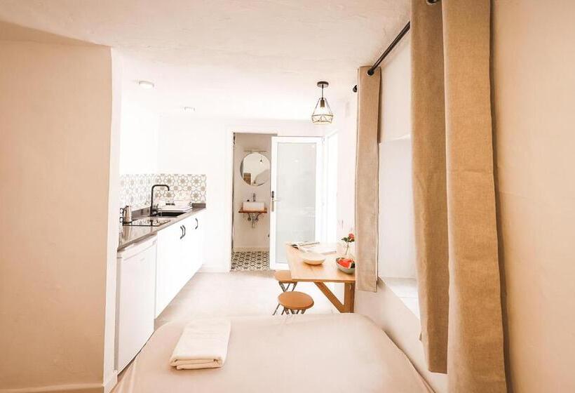 La Cocotera Boutique Hostel & Coworking