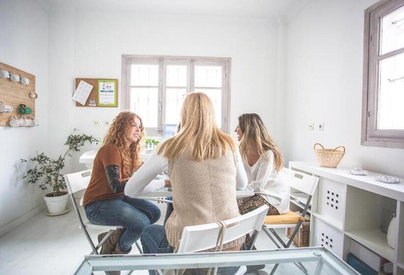 La Cocotera Boutique Hostel & Coworking